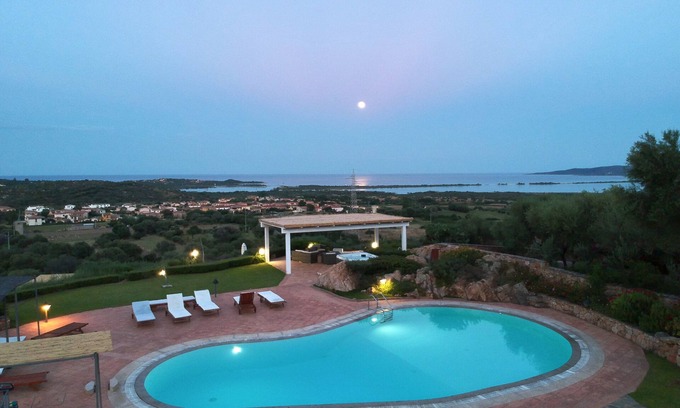 San Teodoro Apartment | Sea View Apartment,5 min from the beach, pool, free wifi, garden, BBQ, relax