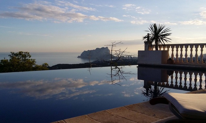 Benissa Coast Villa | SUPER LUXURY, INCREDIBLE VIEWS 180º TO THE SEA, CLIMATIZED INFINITE POOL 12 PAX