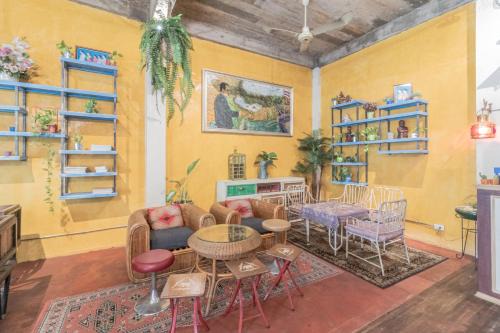 Pom Prap Hostel | Time Sabai 32