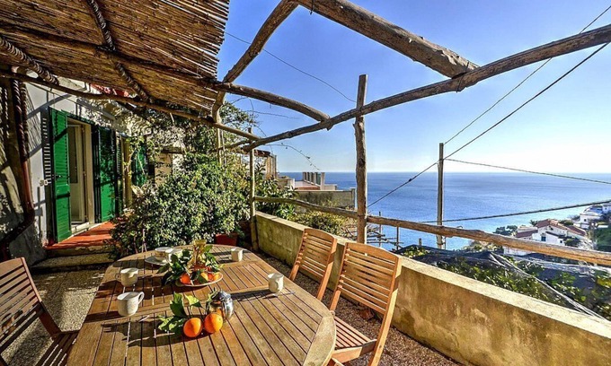 Pogerola House | Villa Arcangela B: A characteristic and welcoming two-story independent house which faces the sun and the sea, with Free WI-FI.