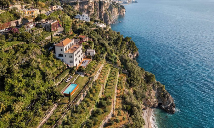 Vettica Villa | Villa Vettica, a mansion between sea and sky in the heart of the Amalfi Coast.