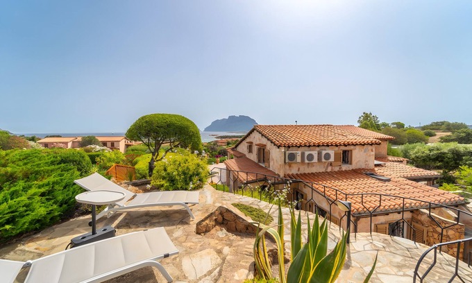 Costa Corallina Villa | Villa 'Vista Mare La Corallina' with Sea View, Wi-Fi and Air Conditioning