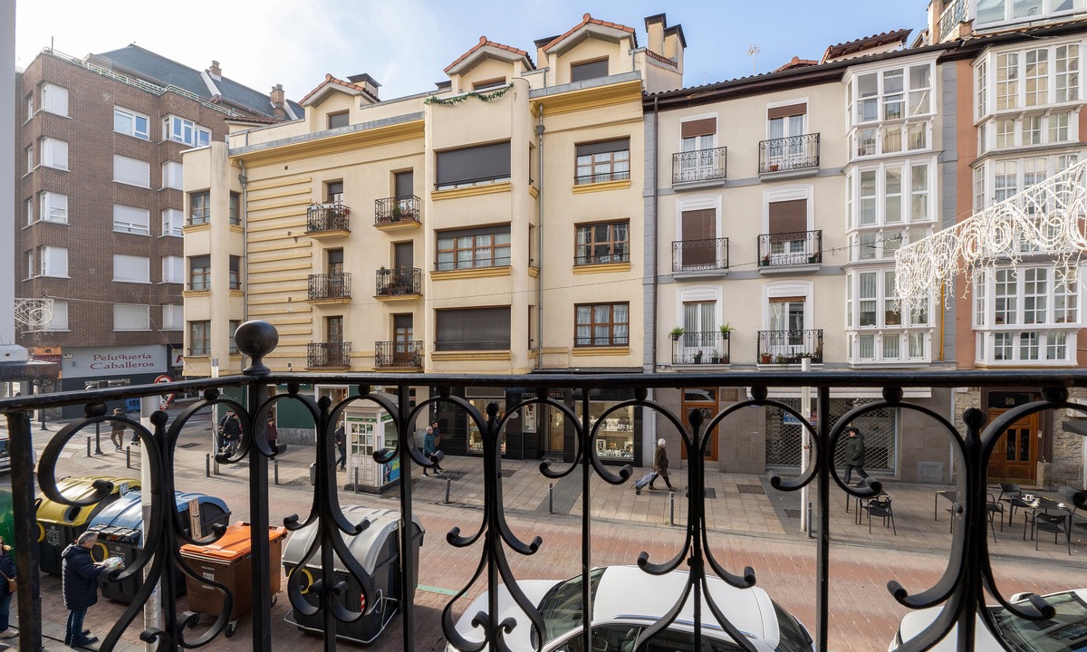 Ensanche Apartment | Dolce Vita Centro. Tourist apartment, free parking.