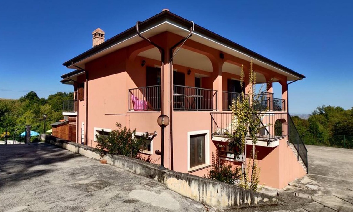 Abbateggio House | Homerez - Charming House in Abbateggio with Private Pool
