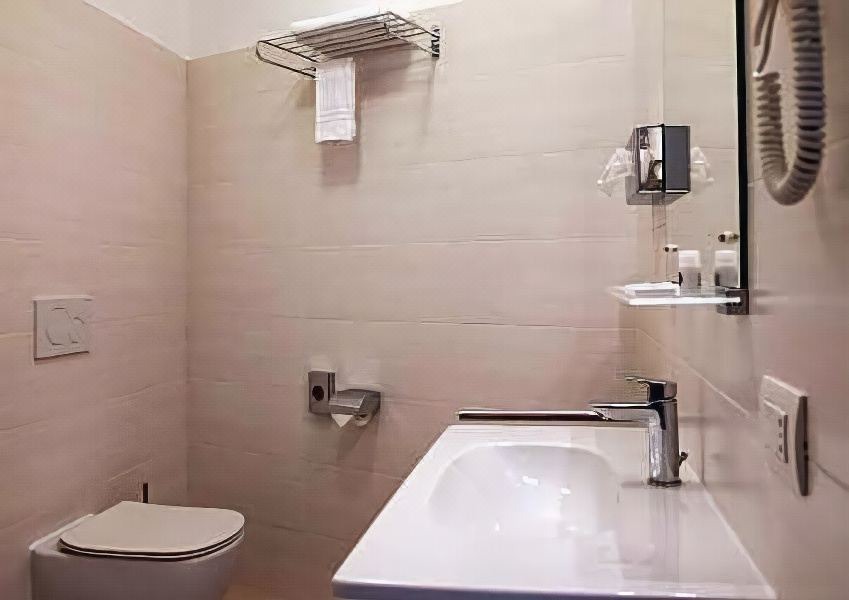 Photo of Bathroom in Canove