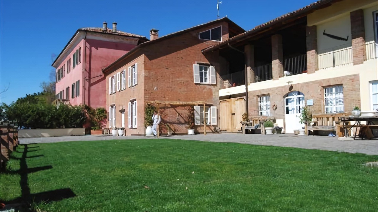 Photo of Buildings in Cardona