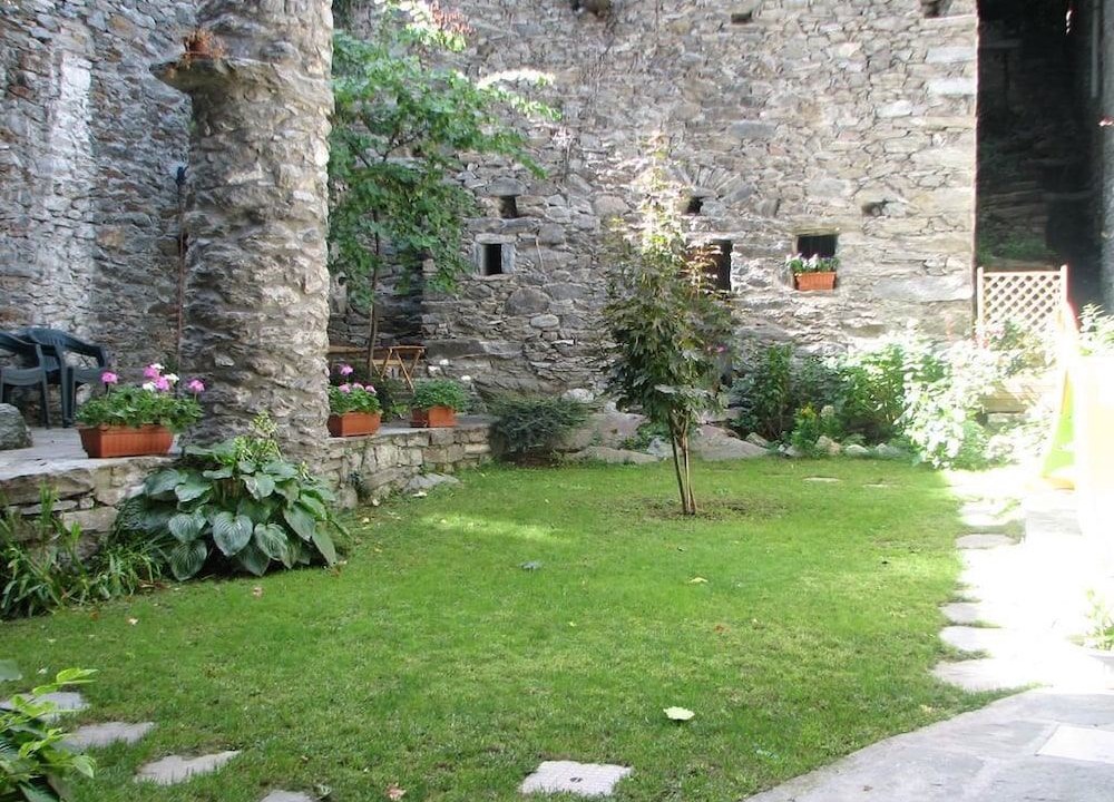 Photo of Buildings in Bard