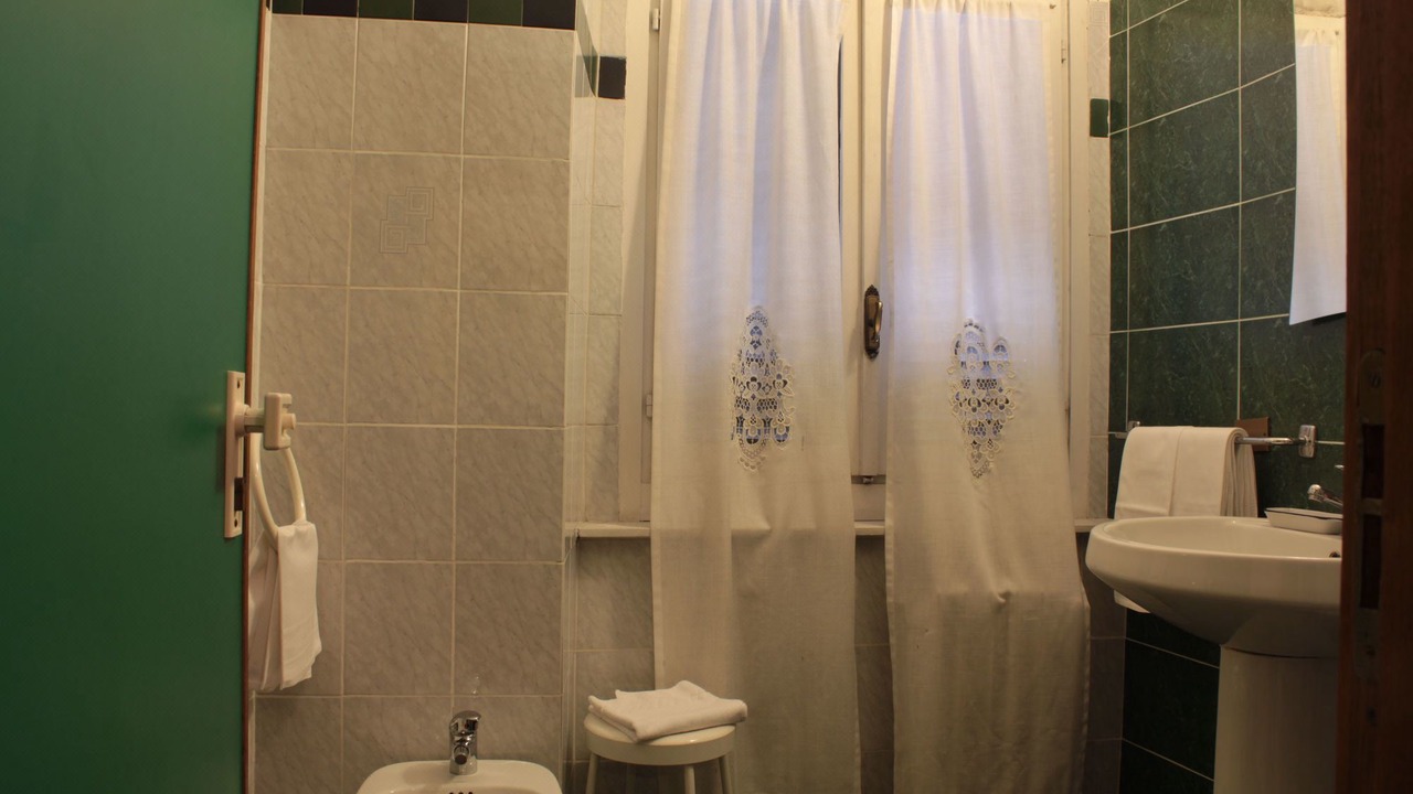 Photo of Bathroom in Historic Centre