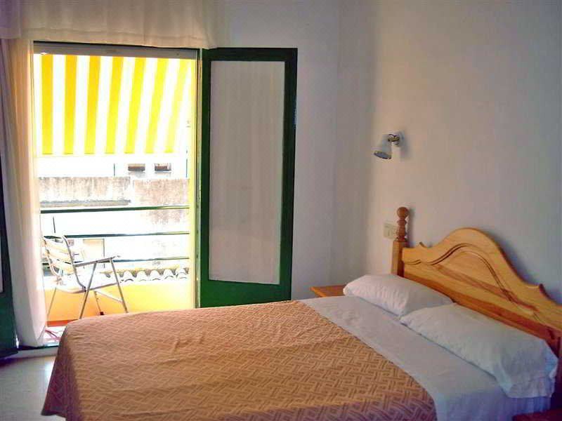Photo of Bedroom in Roses Town Center