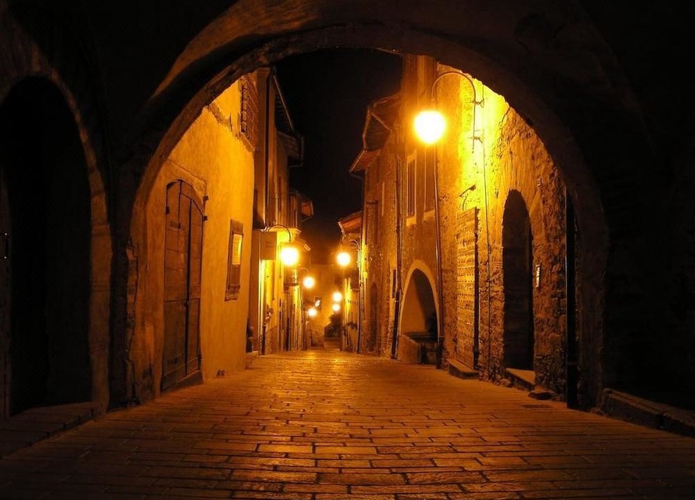 Photo of Buildings in Bard
