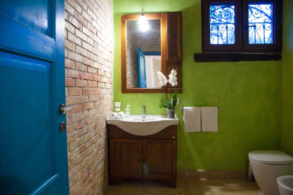 Photo of Bathroom in Chiaramonte Gulfi