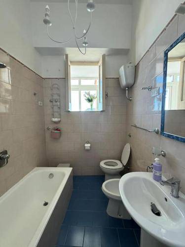 Photo of Bathroom in Bacoli