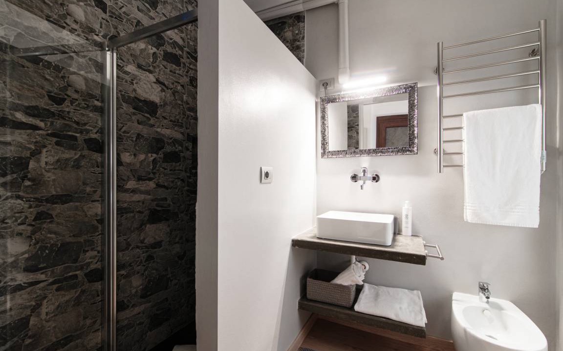 Photo of Bathroom in Carate Urio