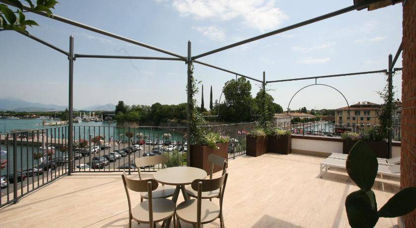 Photo of Patio Balcony in Peschiera del Garda City Centre
