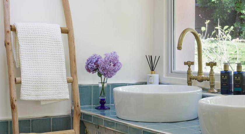 Photo of Bathroom in Revislate