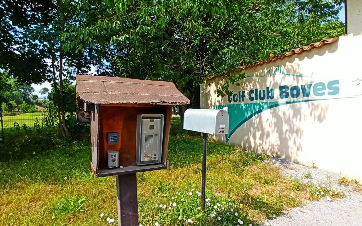 Photo of Buildings in Boves