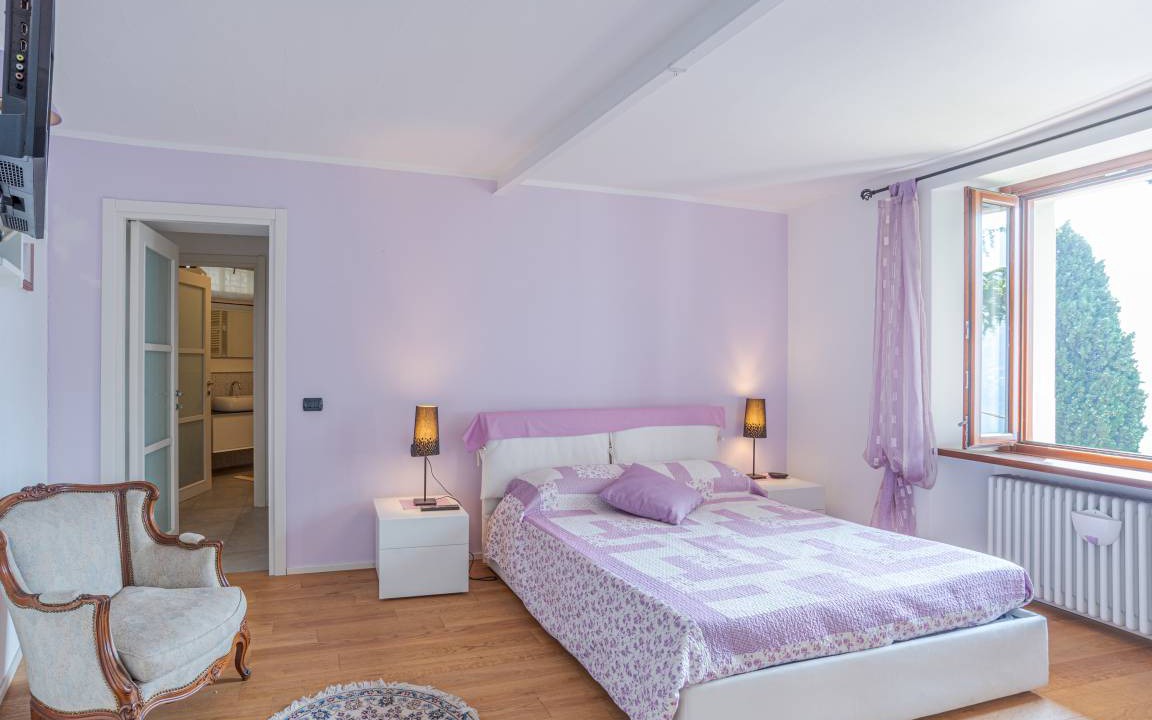 Photo of Bedroom in Moltrasio