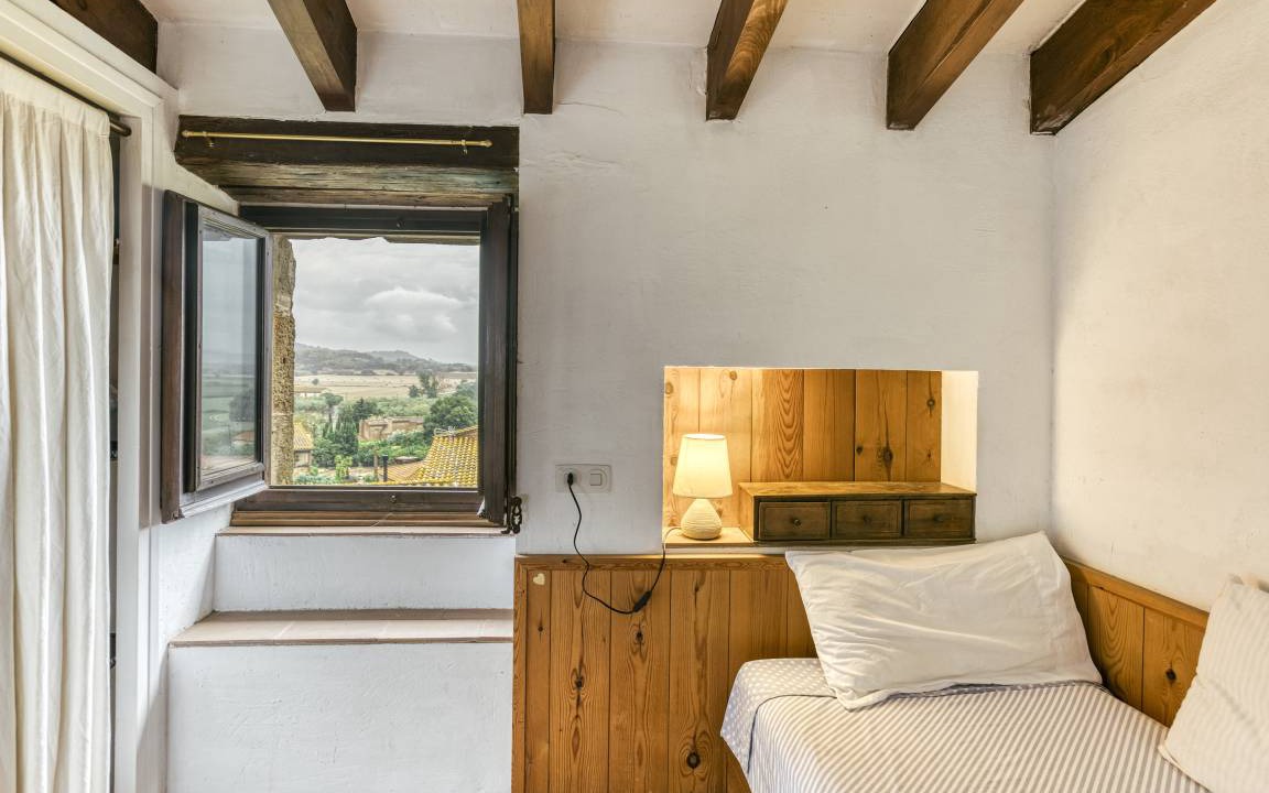 Photo of Bedroom in Palau-Sator