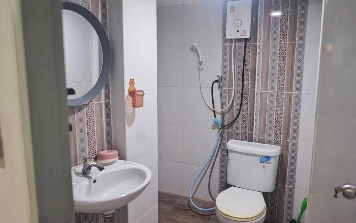 Photo of Bathroom in Pom Prap