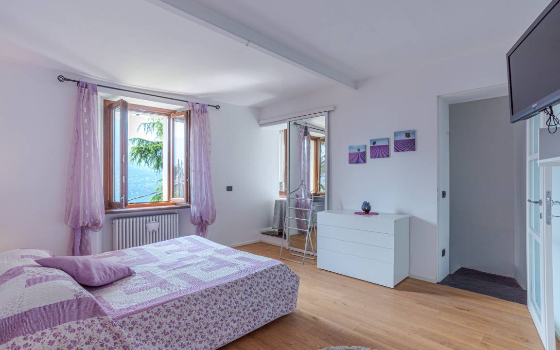 Photo of Bedroom in Moltrasio