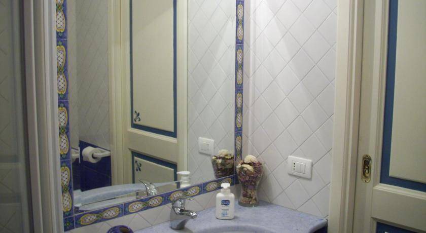Photo of Bathroom in Montepertuso