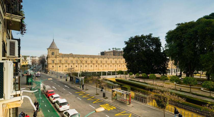 Photo of Buildings in Doctor Barraquer-Grupo Renfe-Policlinico