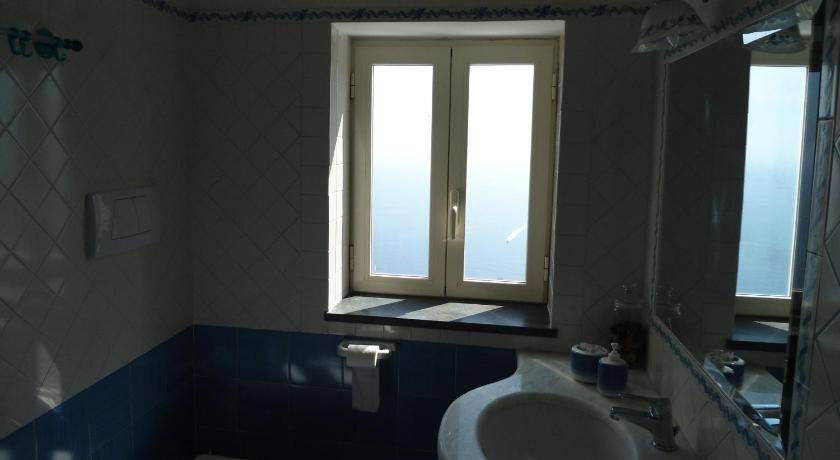 Photo of Bathroom in Montepertuso