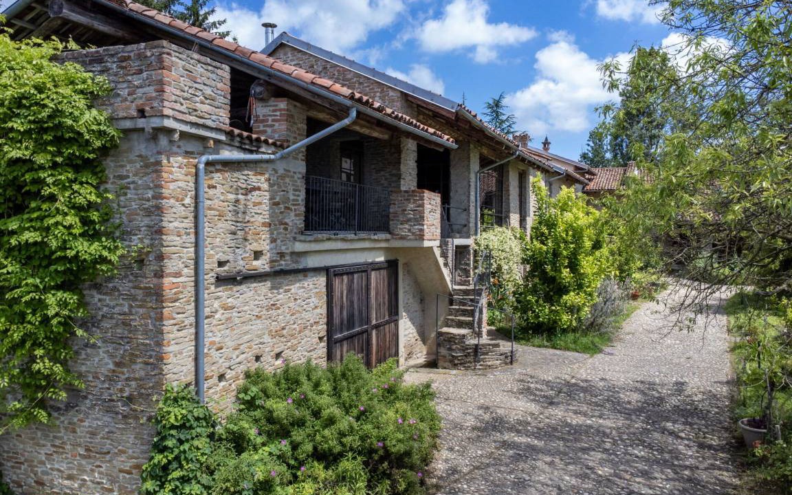 Photo of Buildings in Trezzo Tinella