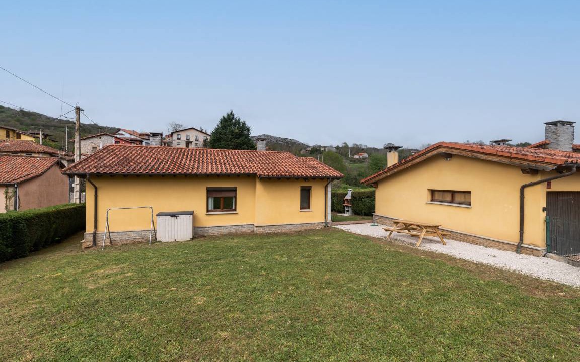 Photo of Buildings in Puente Nuevo