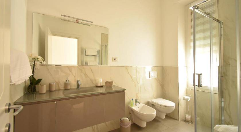Photo of Bathroom in La Spezia Historic Centre