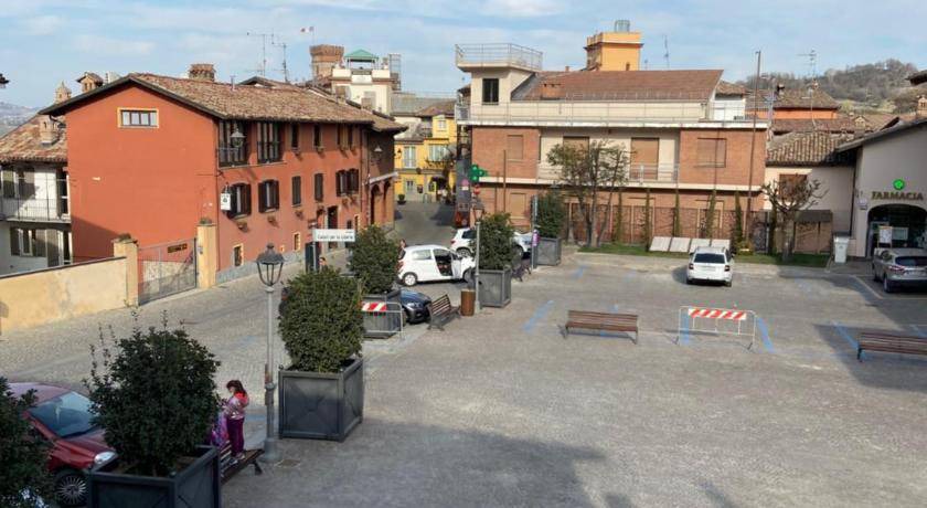 Photo of Others in Barolo