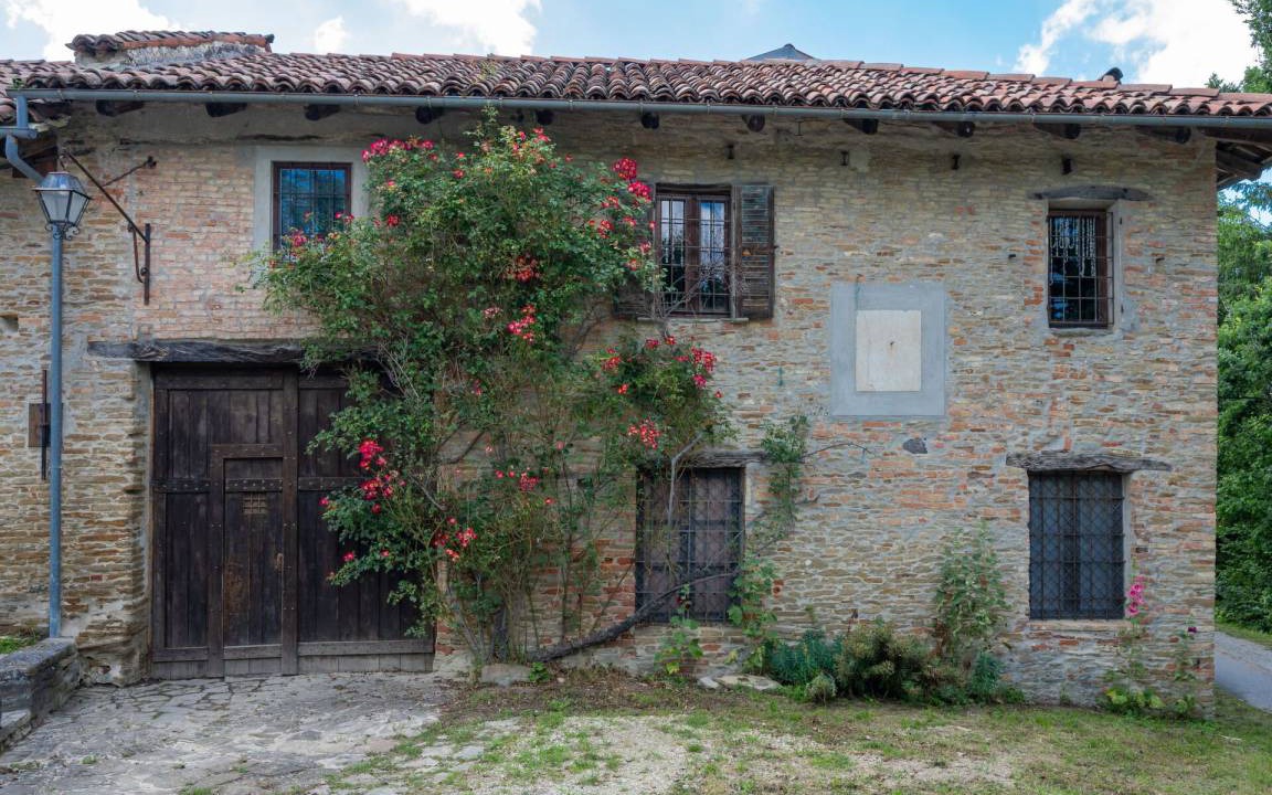 Photo of Buildings in Trezzo Tinella