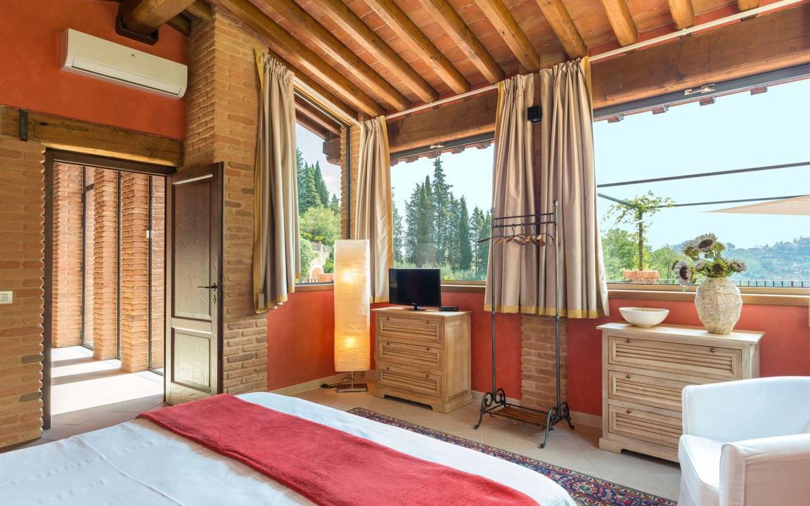 Photo of Others in Margine Coperta-Traversagna