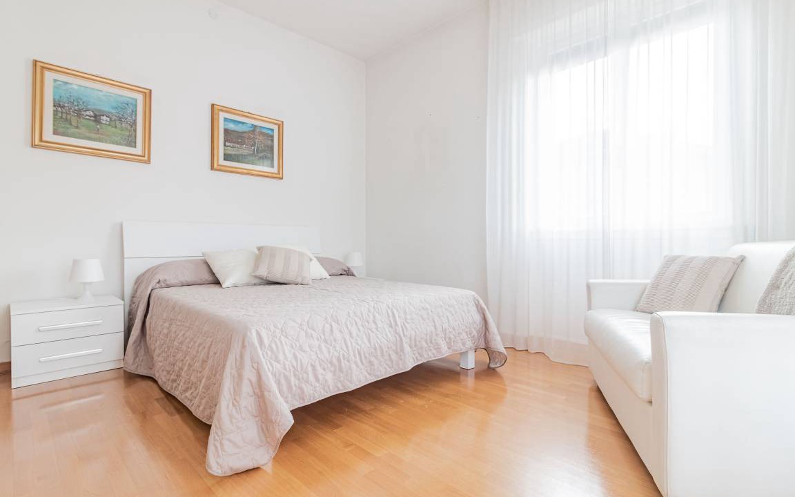 Photo of Bedroom in Mandello del Lario