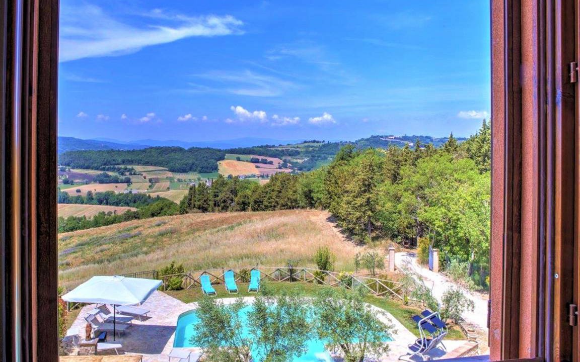 Photo of Others in Montone