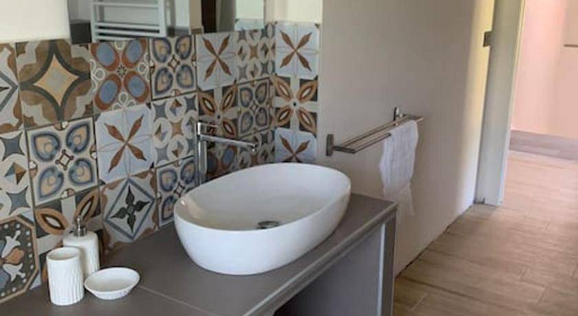 Photo of Bathroom in Carema