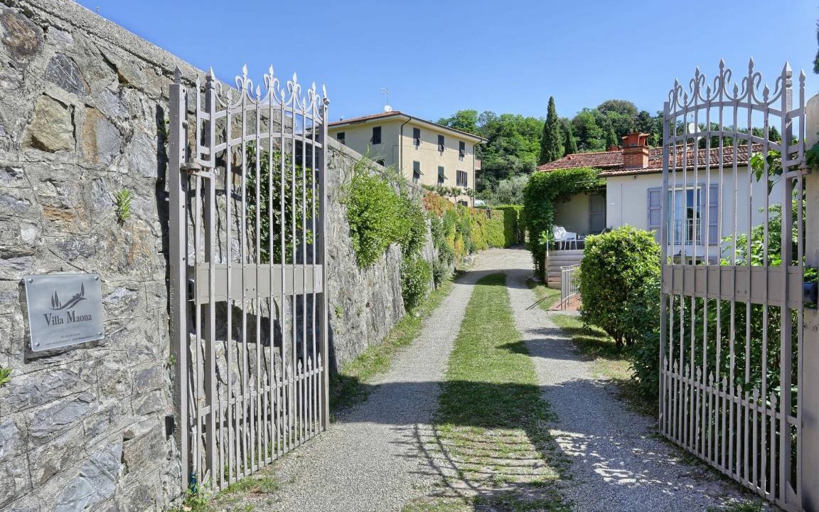 Photo of Others in Margine Coperta-Traversagna