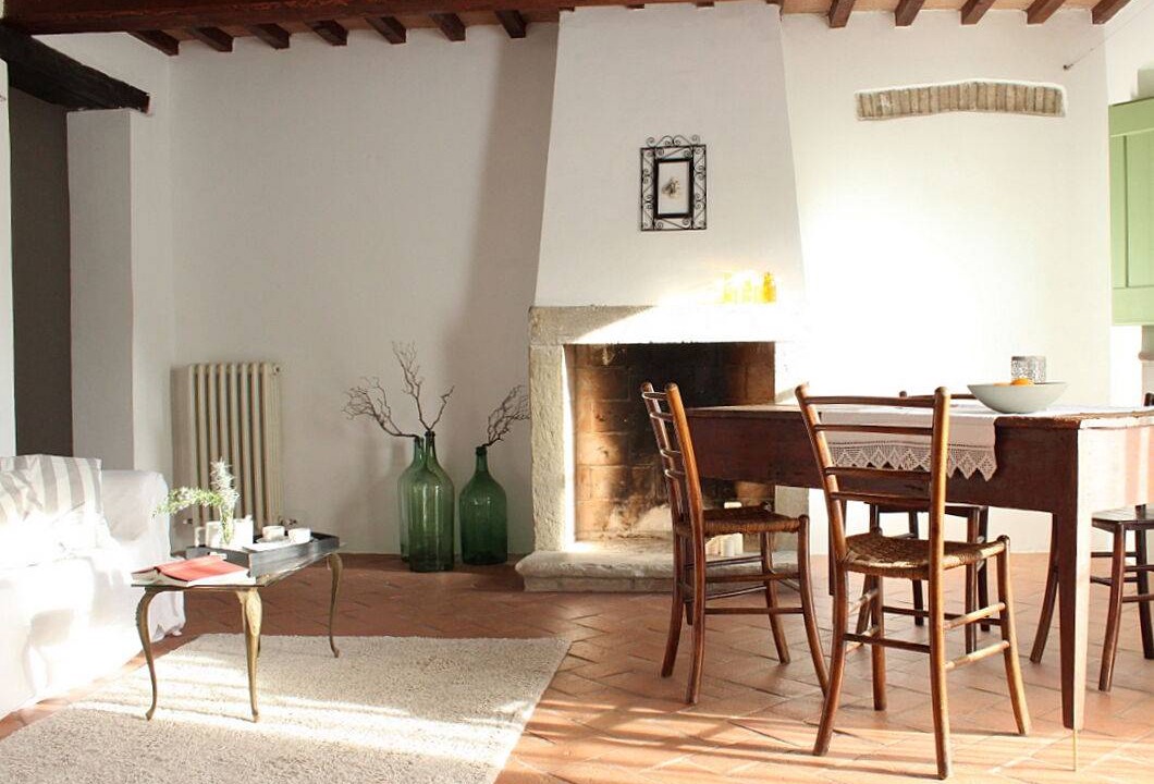 Photo of Others in Montone