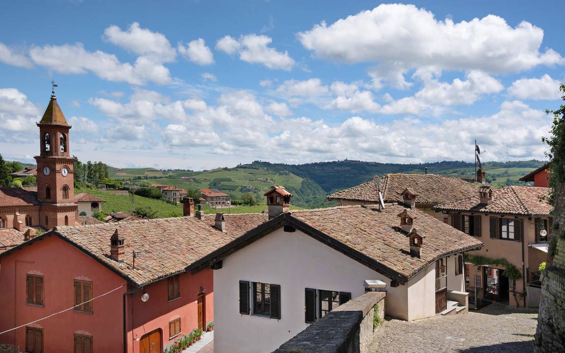 Photo of Buildings in Serralunga d'Alba