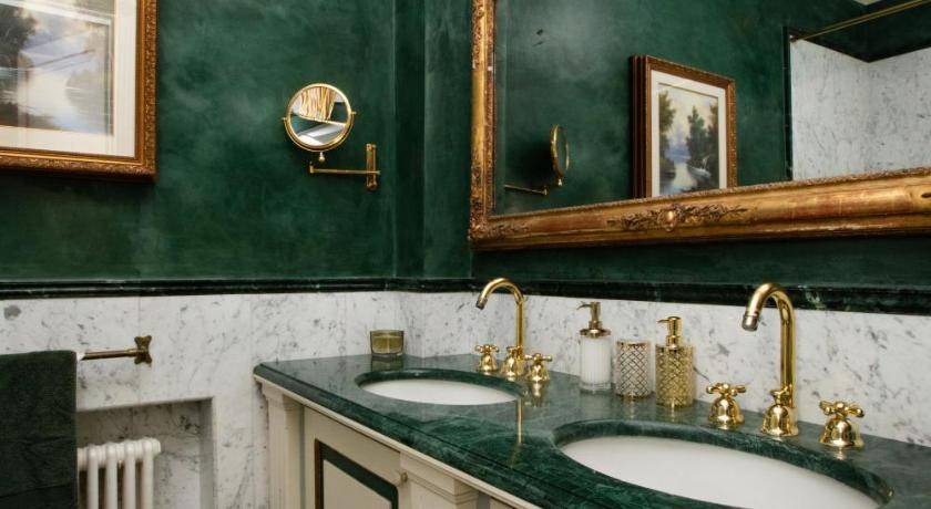 Photo of Bathroom in Old Town