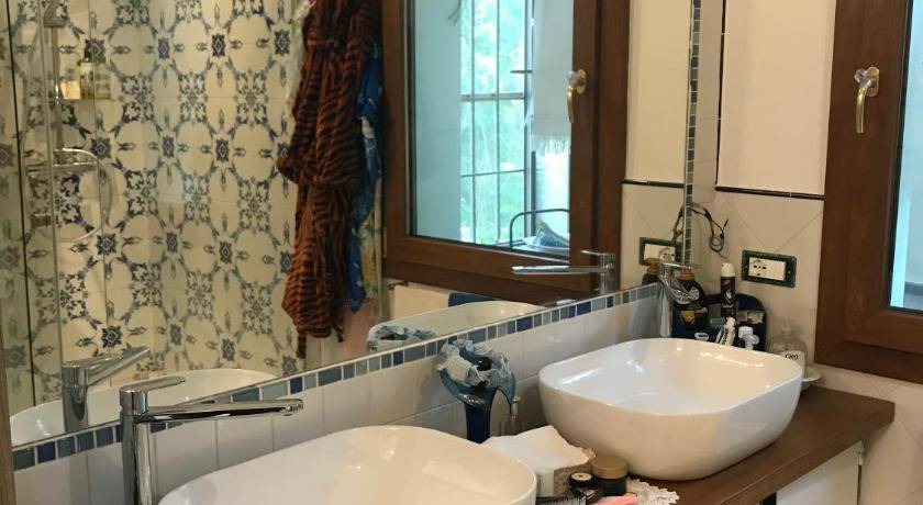 Photo of Bathroom in Mirano