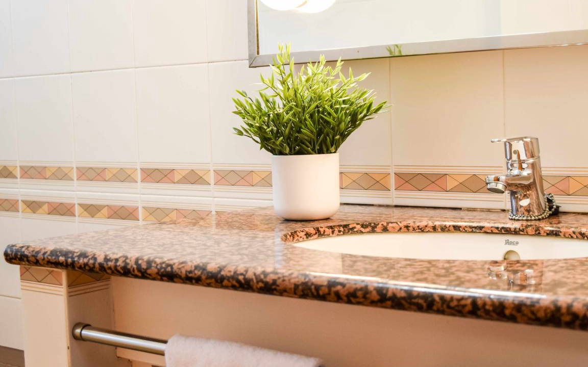 Photo of Bathroom in Besalu