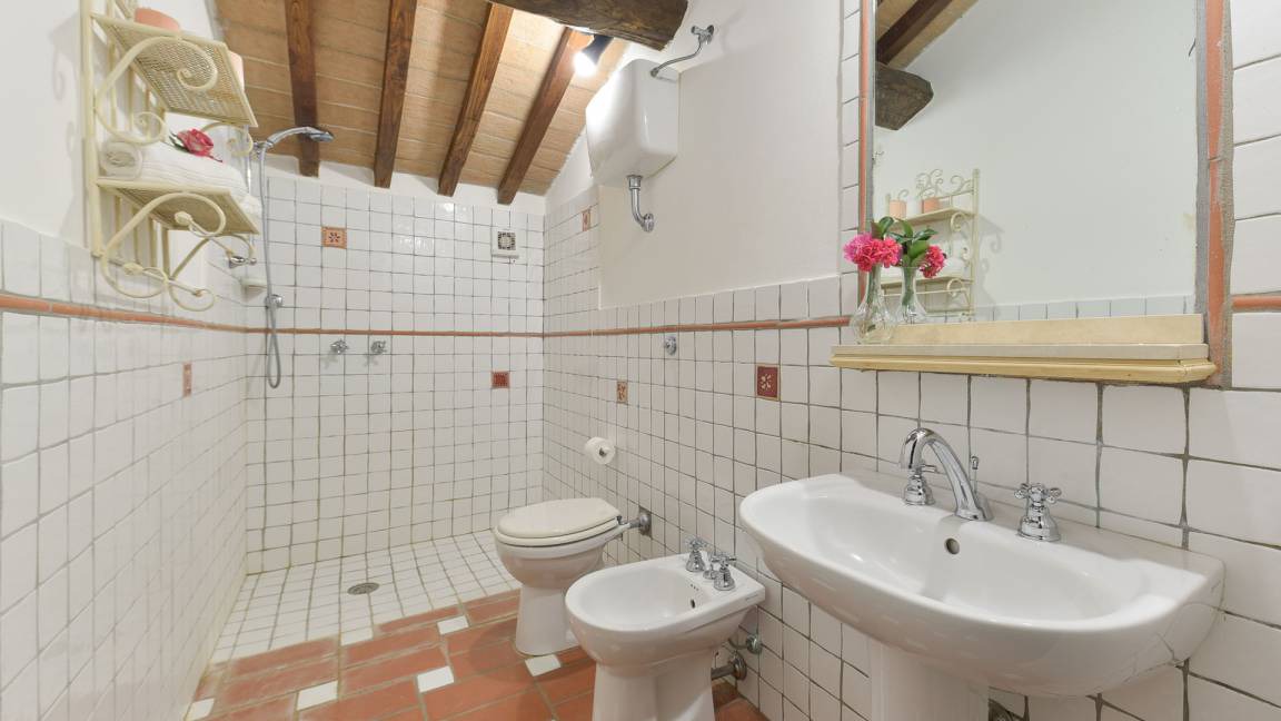 Photo of Bathroom in Toiano