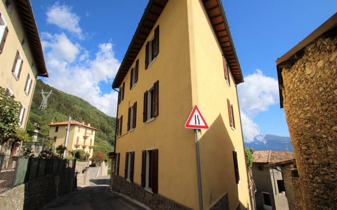 Photo of Buildings in Liano-Formaga