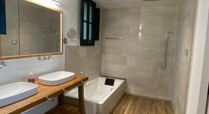 Photo of Bathroom in Perelada