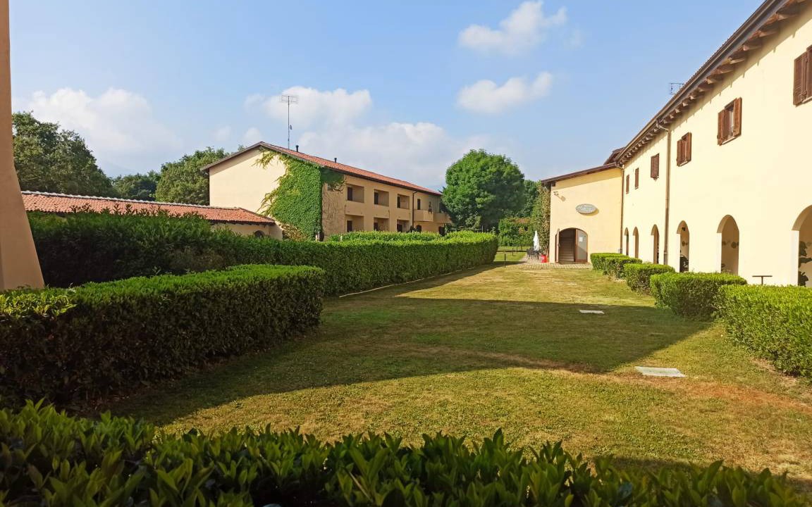 Photo of Buildings in Boves
