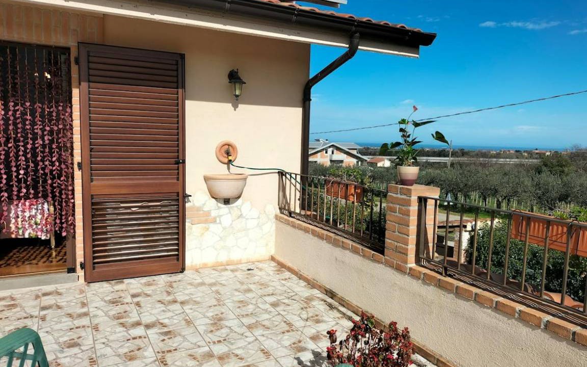 Photo of Patio Balcony in Rocca San Giovanni