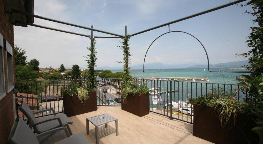 Photo of Patio Balcony in Peschiera del Garda City Centre