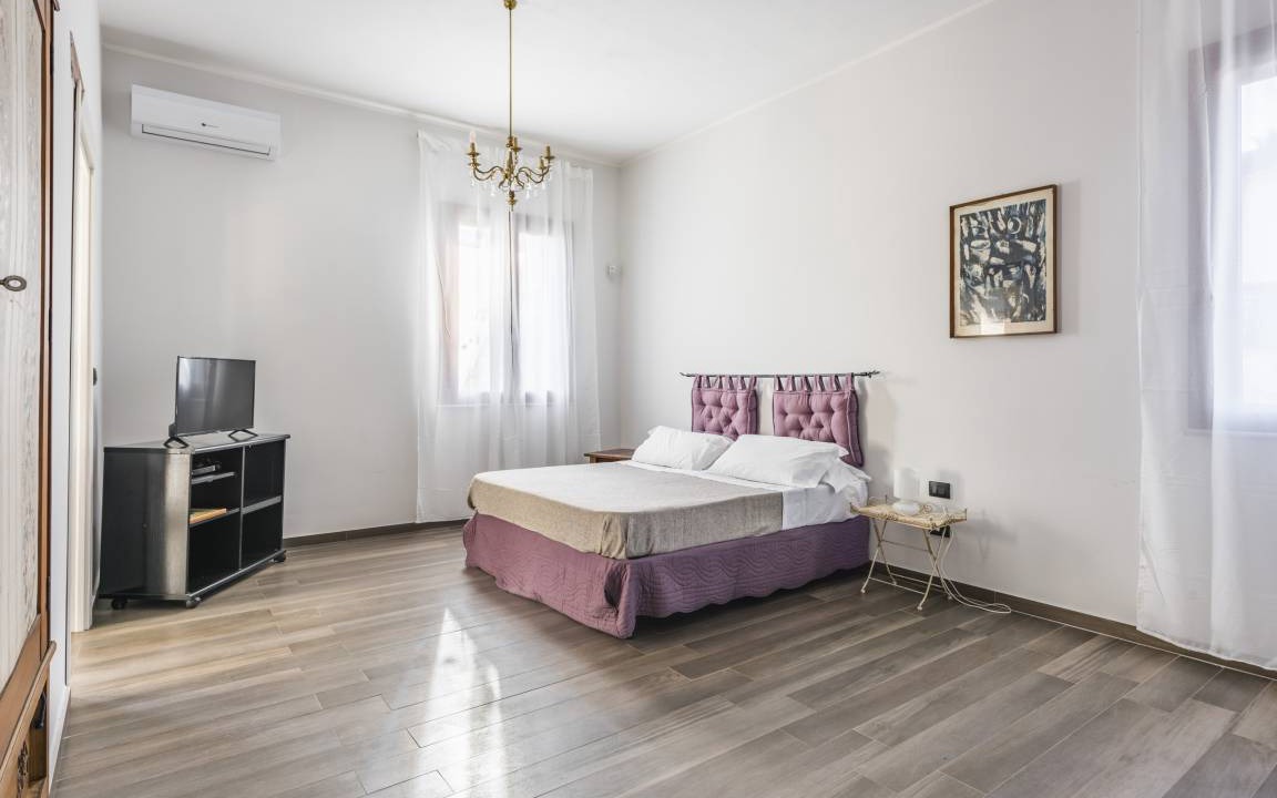 Photo of Bedroom in Tiche