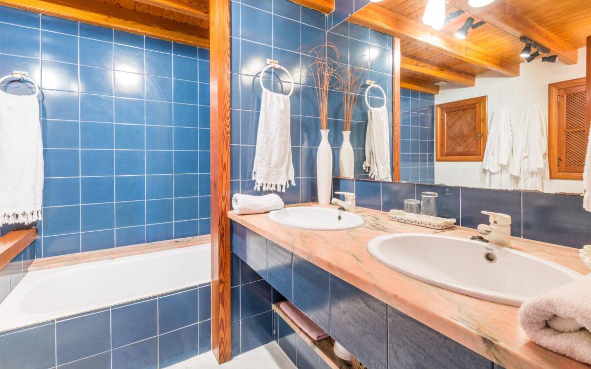 Photo of Bathroom in Cala Mandia